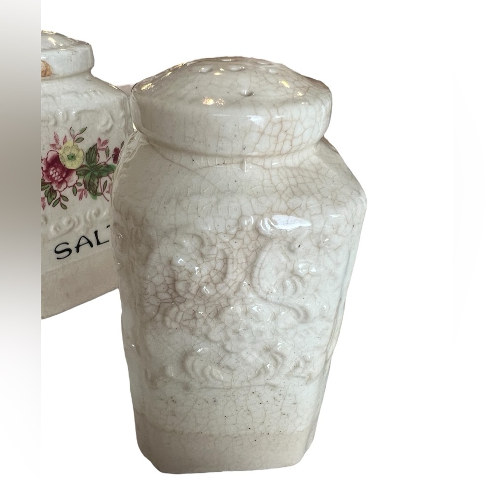 Large Vintage Transferware Salt & Pepper Shakers, Made in Japan - Picture 6 of 7